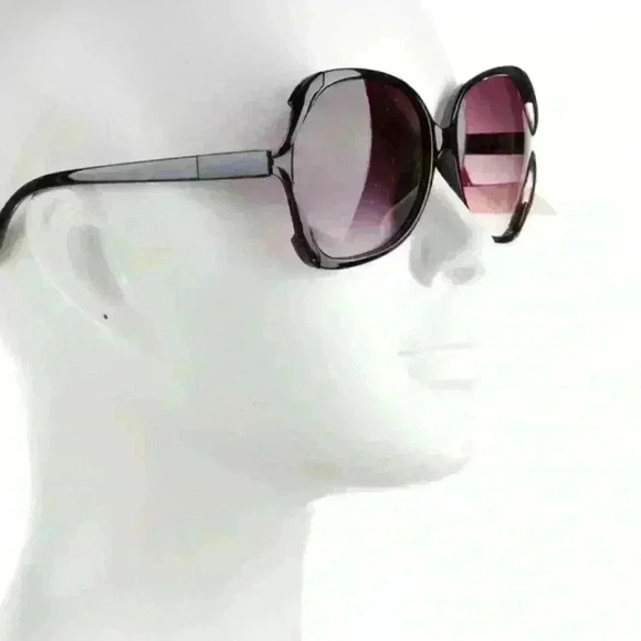 Bob Mackie oversized sunglasses NWT comes with unbranded sunglasses case main image 5
